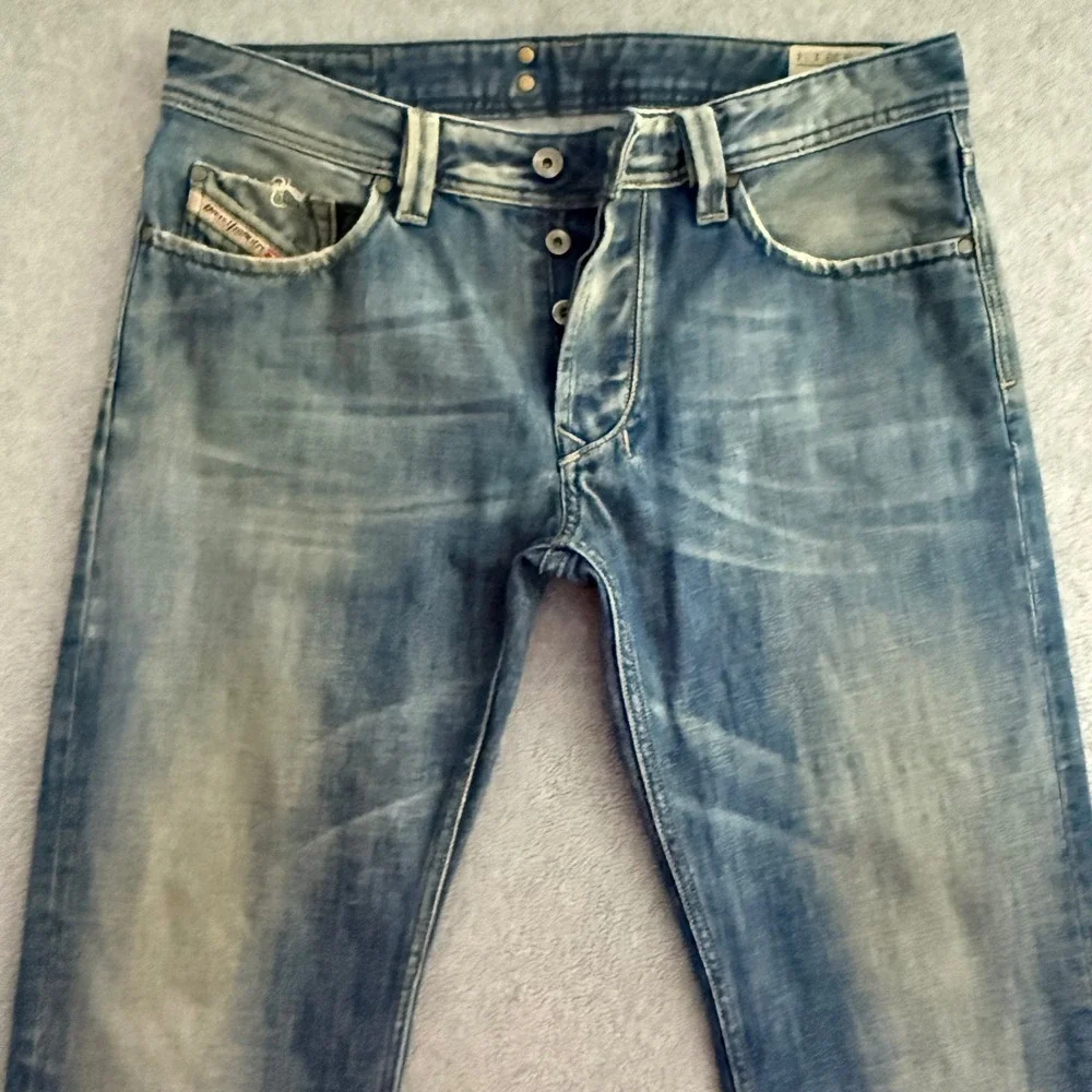 Diesel Larkee Mens Regular Straight Jeans Blue Wash 008AT Size 33x32 Hemmed